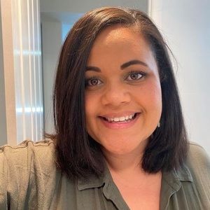 Meet your Posher, Jeanine